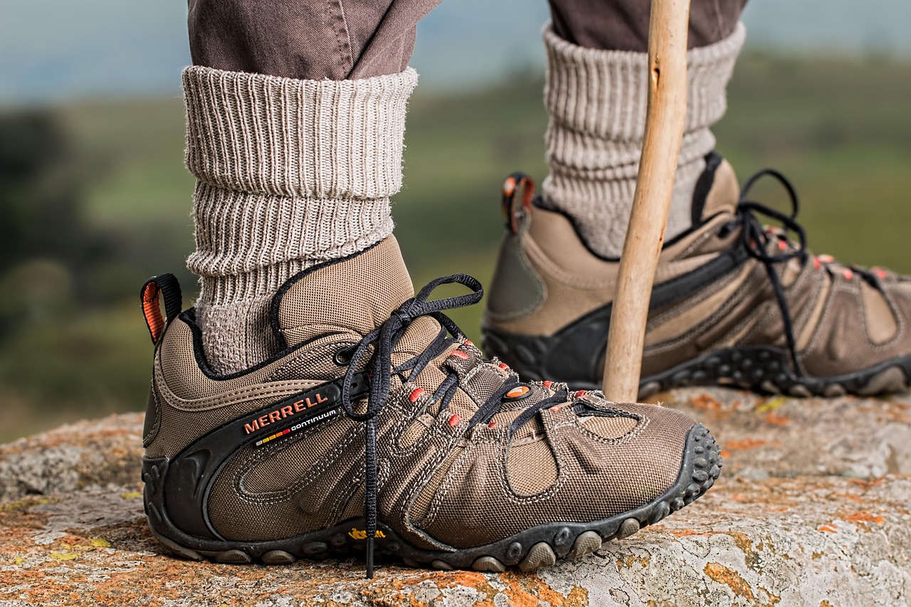 shoes, hiking, walking, footwear, outdoor, sport, fitness, nature, activity, training, exercise, jogging, leisure, wellness, jog, merrell, vibram, running, workout, brown sports, run